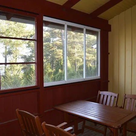 Vuosnaisten Meriasema 2*