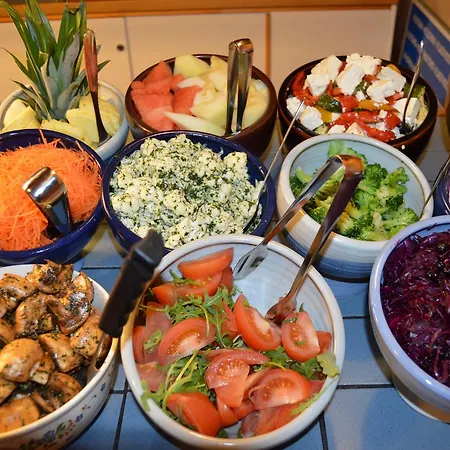 Vuosnaisten Meriasema 2*