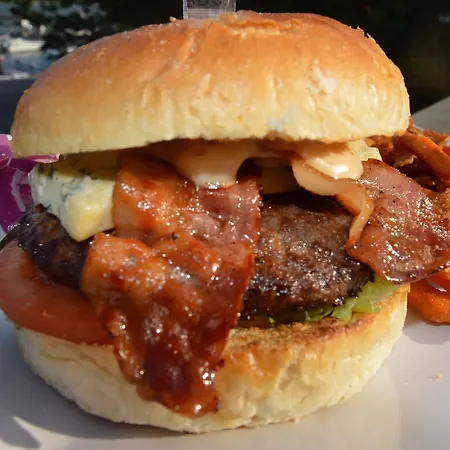 Vuosnaisten Meriasema 2*