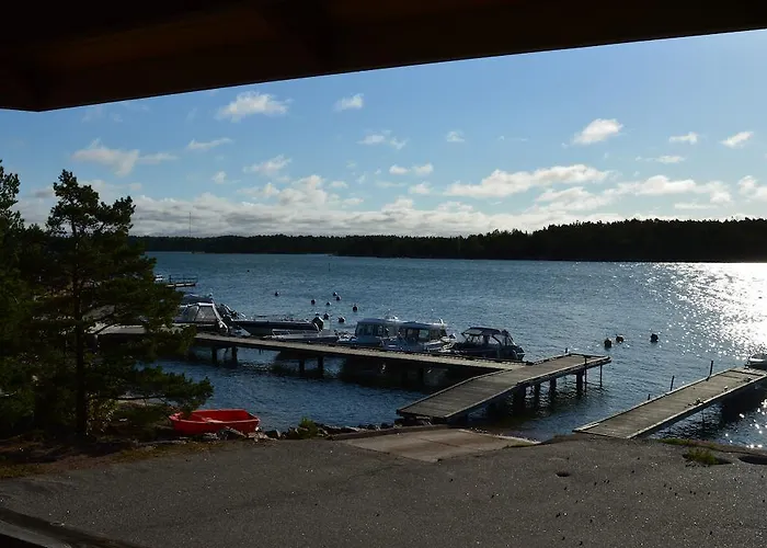 منتزه العطل Vuosnaisten Meriasema كوستافي