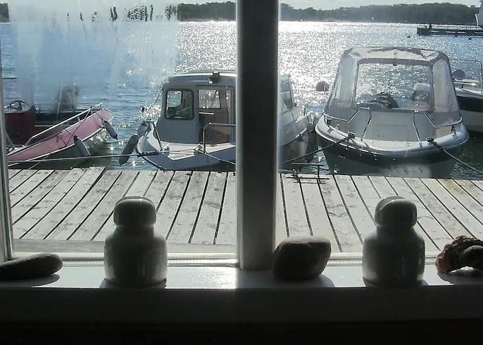 Vuosnaisten Meriasema كوستافي