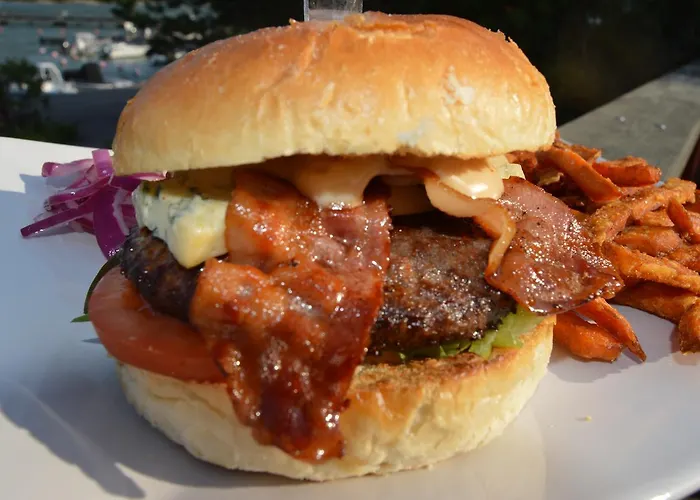 Vuosnaisten Meriasema 2*